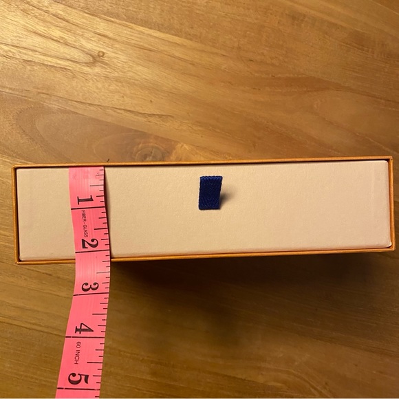 Louis Vuitton accessories box and pouch - Picture 5 of 12